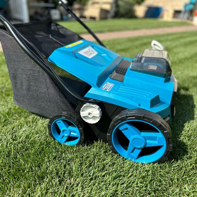 Скарификатор и аератор за тревни площи, Dedra, Акумулатор 1800W, 2x18V/36V, ширина 38см, кош 45л